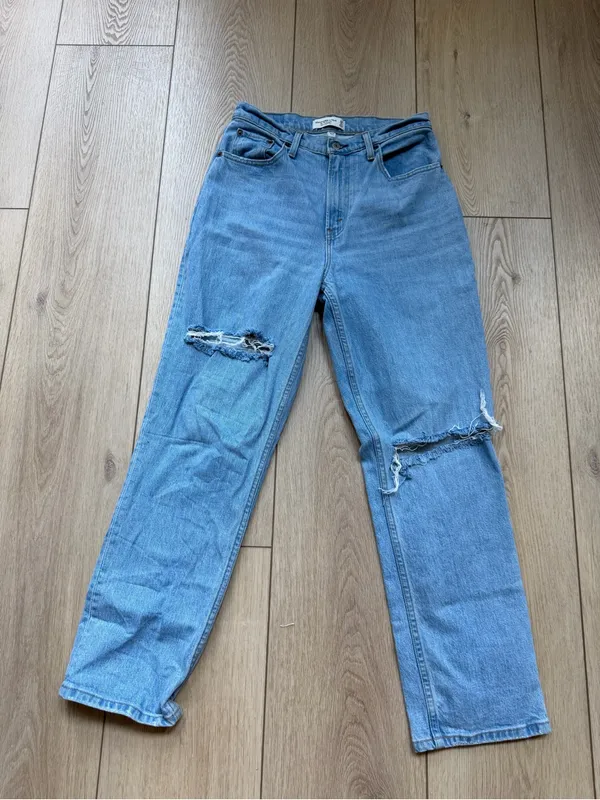 Abercrombie & Fitch 90’s Straight Ultra High Rise Curve Light Wash Distressed 28 - Image 5