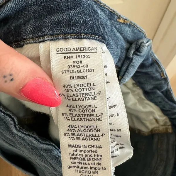 Good American Good Legs Crop Jeans - Image 9