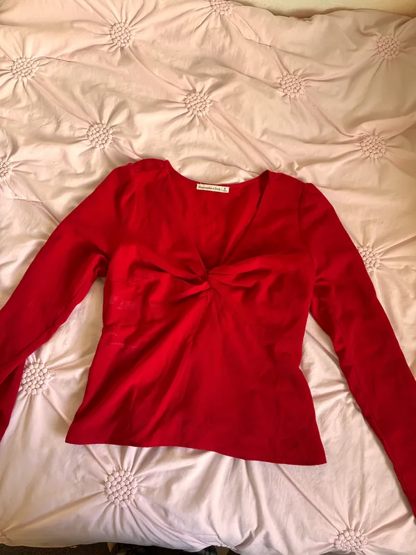 Abercrombie top red blouse long sleeve - Image 2
