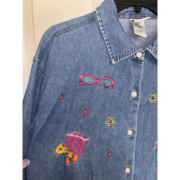 Vintage 2000 Warner Bros Studio Store Tweety Bird Embroidered Denim Shirt XL - Image 3