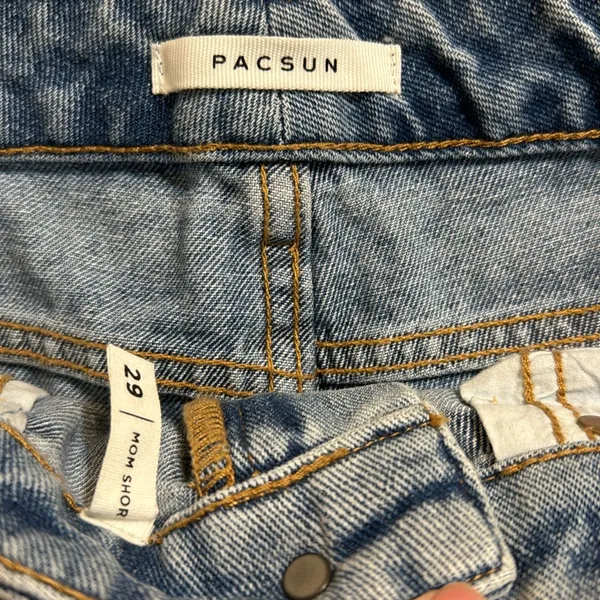 Pacsun ladies distressed short mom denim shorts size 29 - Image 9