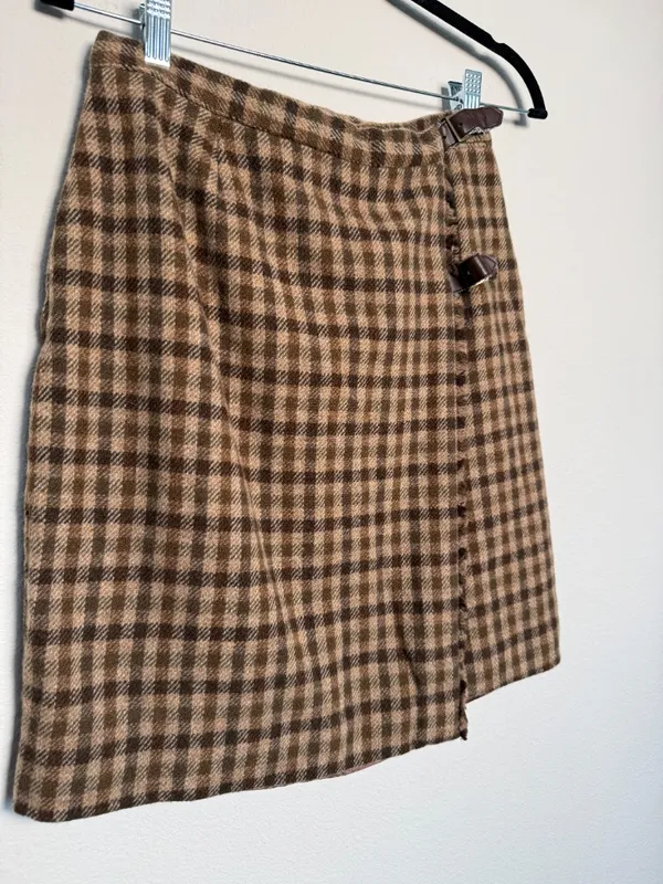 Women Dark Academia Wool Short Wrap Skirt - Image 2