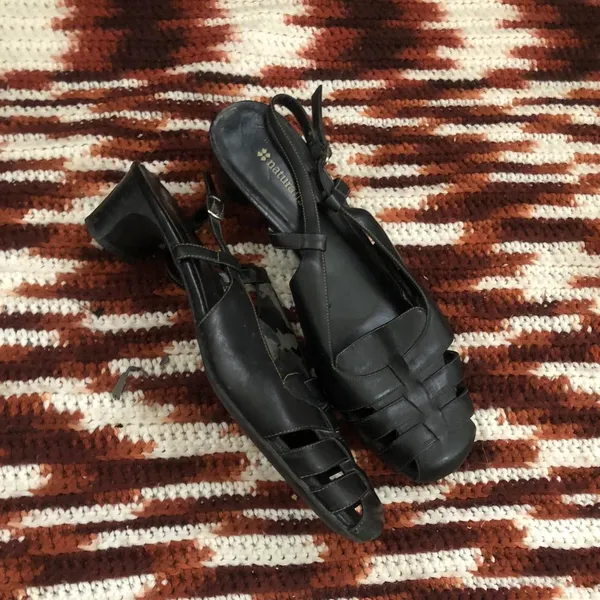 Naturalizer 80s/90s Black Leather woven Fisherman Pilgrim Sandals Maryjane loafers flats shoes round toe Kitten heels #peasant #cottagecore #western #boho, #indie #whimsygoth - Image 2