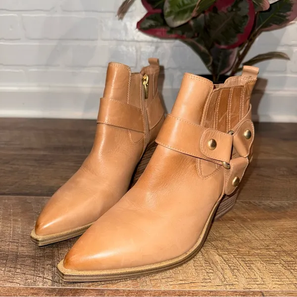 Vince Camuto Berindal Tan Leather Heeled Ankle Booties - Image 3