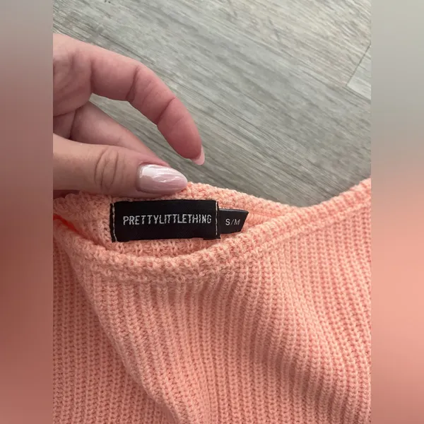 Pretty Little Thing PEACH KNITTED OFF SHOULDER SWEATER S/M - Image 4