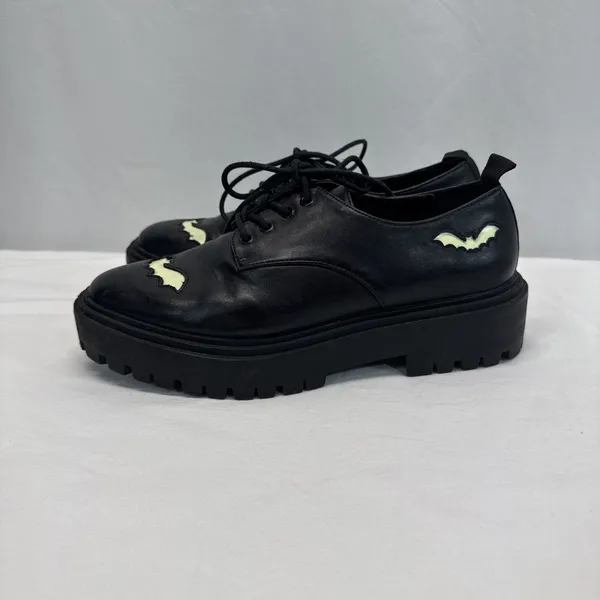 Hot Topic Glow In Dark Bats Lace Oxford 8 Halloween Goth Grunge Dark Romantic - Image 2