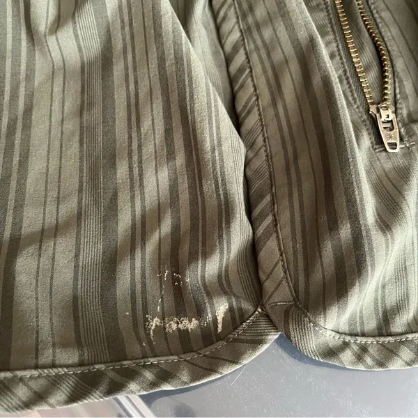 ATHLETA Perfect STRIPE SWAY Subtle Stripe Shorts ZIP Pocket - Image 5