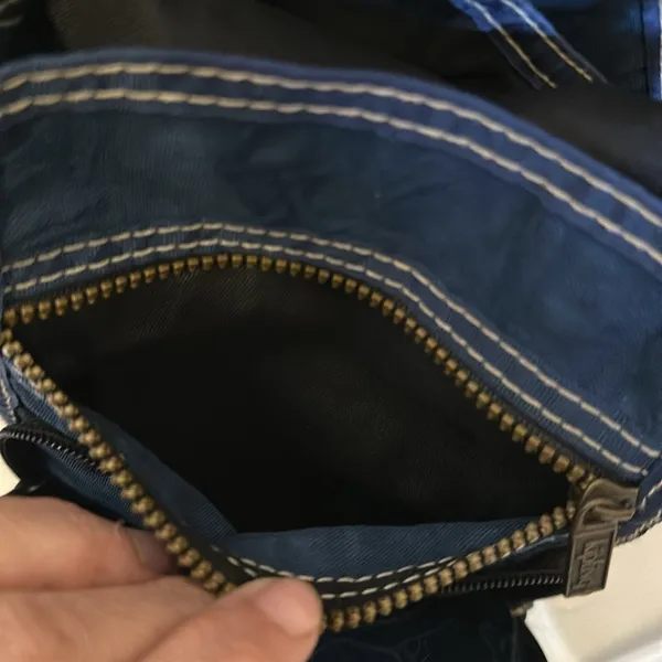 Kipling crossbody  or belt bag - Image 9