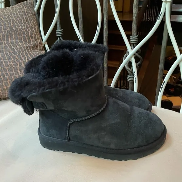 UGG‎ Arielle Bailey Fur Bow Black Boots Size 6 - Image 6