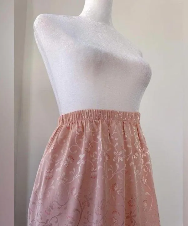 Vintage ‘90s Shimmery Light Pink Floral Print Stretchy Pencil Skirt - Image 5