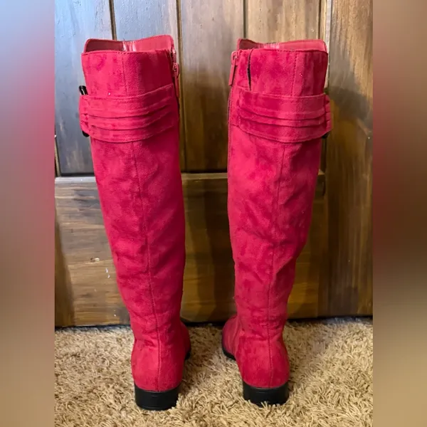 Red Suede Knee - Image 4