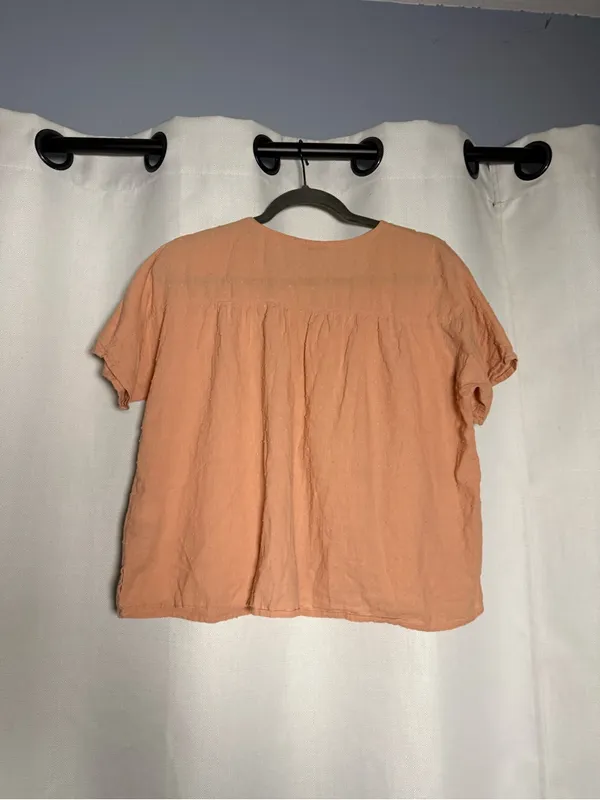 Madewell Rhyme Button Front Swiss Dot Top in Antique Coral Size Small - Image 3