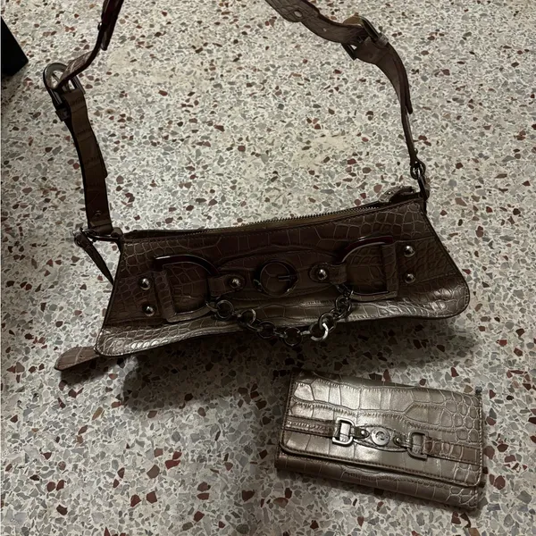 GUESS shoulder bag and wallet a crocodile skin effect - Image 2