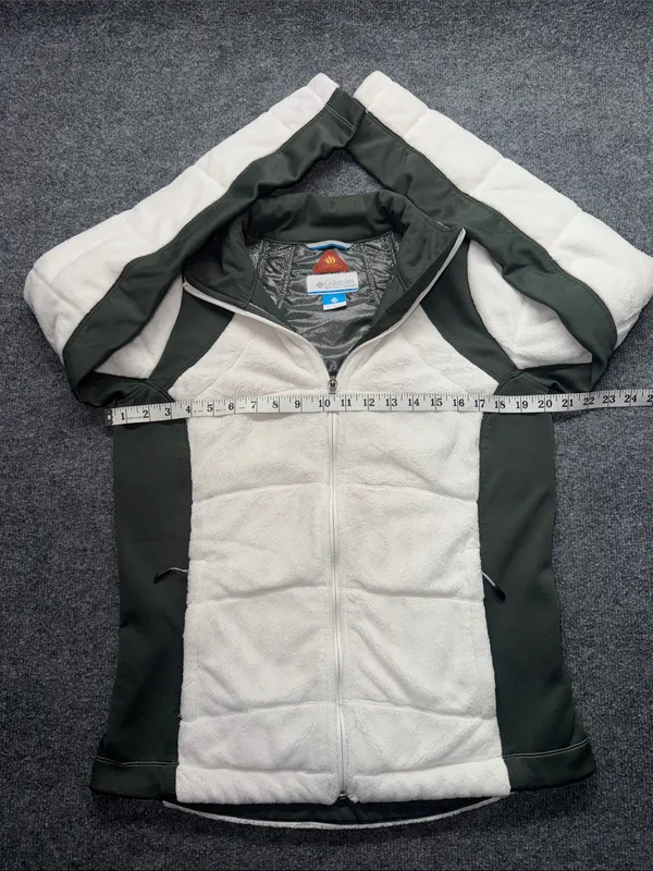 Columbia Off-White and Olive Green Omni-Heat Women's Puffer Fleece Jacket - Image 6