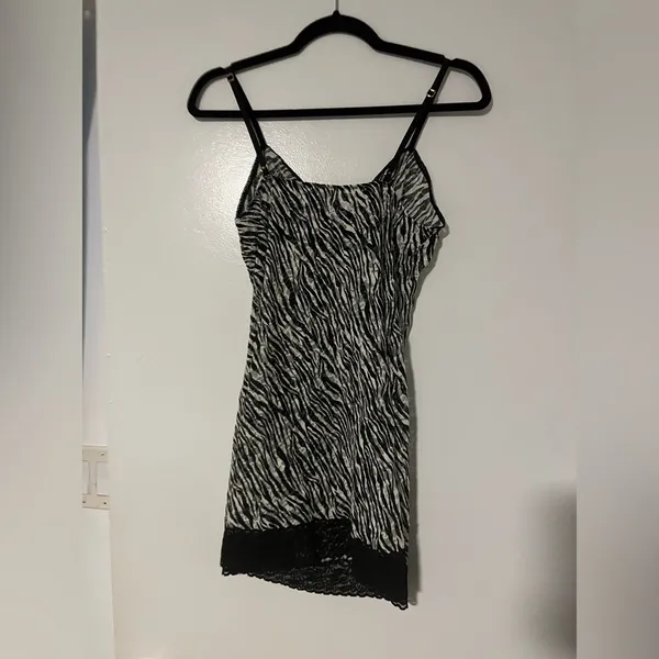 Victoria’s secret Vintage Y2K Zebra Print Slip Dress with Lace‎ Trim hem Size L - Image 4