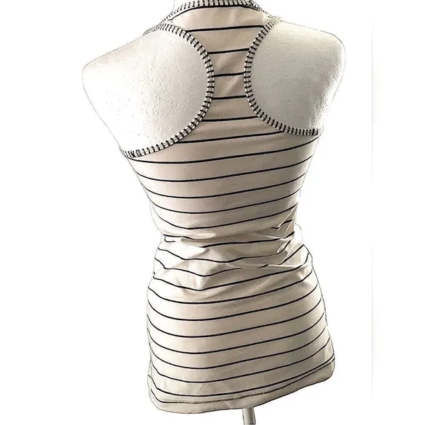 Lululemon top Sz xs/small Size small strip - Image 3