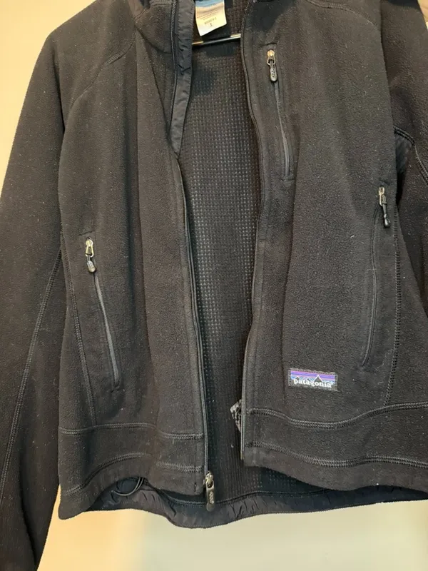 Patagonia Women's Black Fleece R Jacket Coat - Image 6