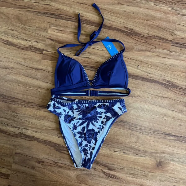 Cupshe Womens Blue Floral High Waisted Bikini Set Navy‎ Blue Medium - Image 2