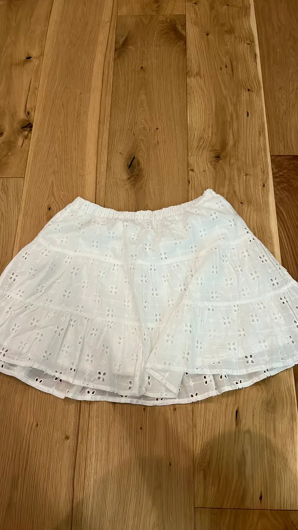 White japna crop top and skirt set - Image 3