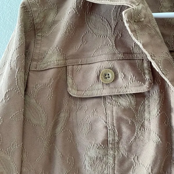 M- croft & barrow Women's Vintage Tan Embroidered Jacket w/‎ Pockets - Image 4