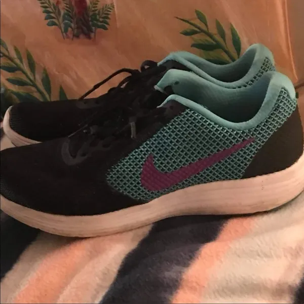 Blue and black Nike revolution 3 shoes - Image 2