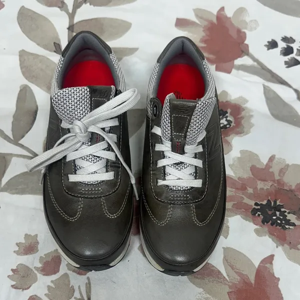 New Balance Gray and Red Athletic Shoes - Image 2