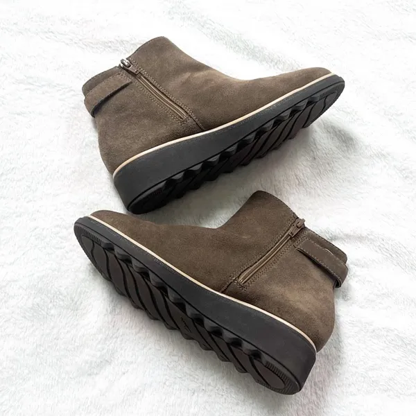 Clarks Sharon Suede Brown Tan Ankle Wedge Boots Almond Toe Women’s Sz 6 Booties - Image 3