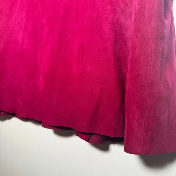 Tahari Fuchsia A-Line Skirt 100% Leather Suede Size 10 - Image 2
