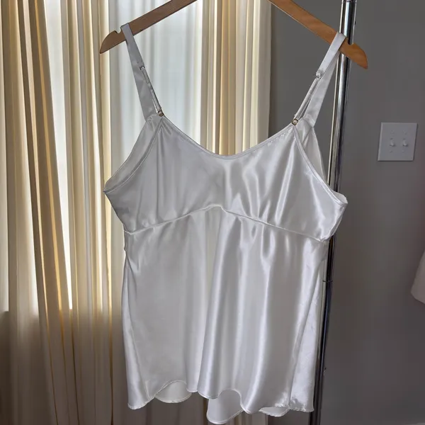 Flora by Flora Nikrooz White Satin Blouse Slinky Sleepwear Tank Top Summer‎ XL - Image 4