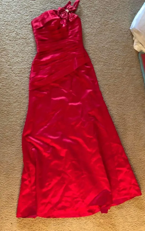 Prom Dress Red Size 2 - Image 3