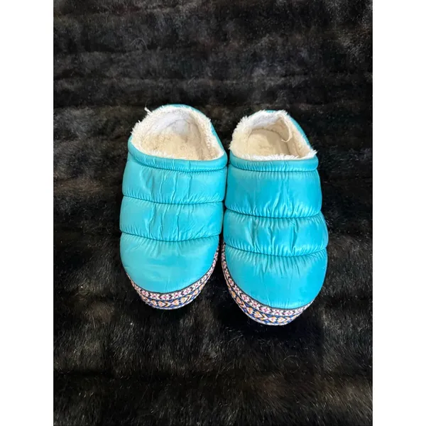Ariat Crius Clog Slippers for Ladies puffer 8.5 9 warm winter shoes - Image 2
