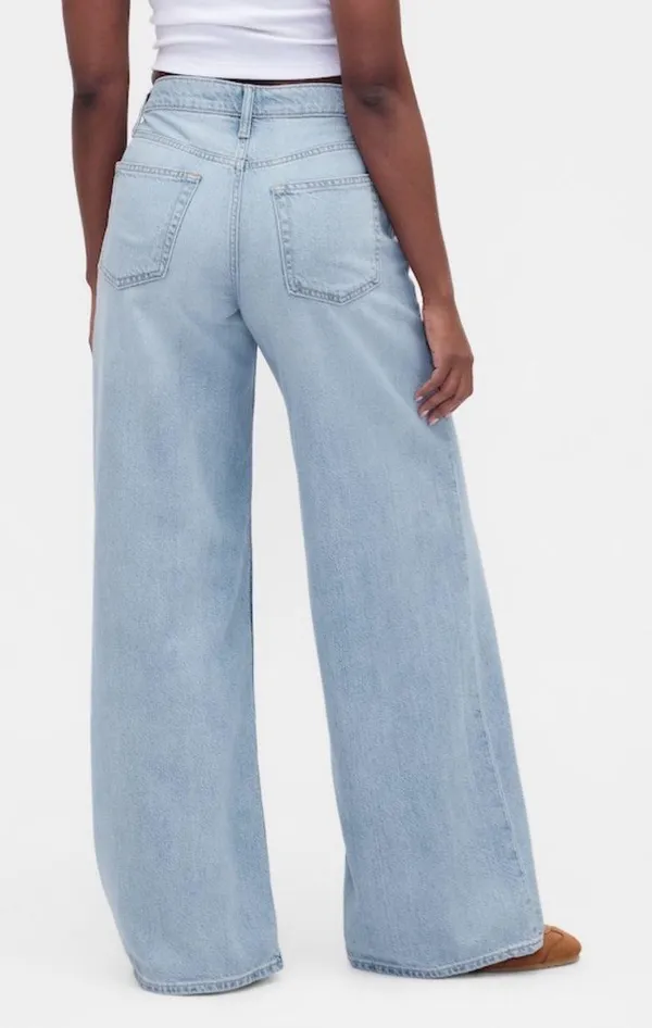 Curvy Mid-Rise Ultra Soft Baggy Gap Jeans - Image 2
