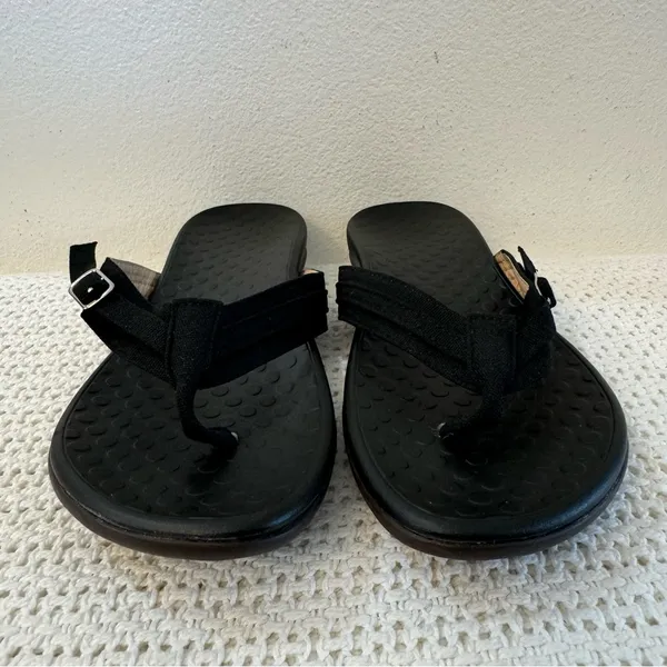 New.Comfortable black Flip Flops/sandals For Women’s Featuring Adjustable Straps Size 9.5 - Image 3