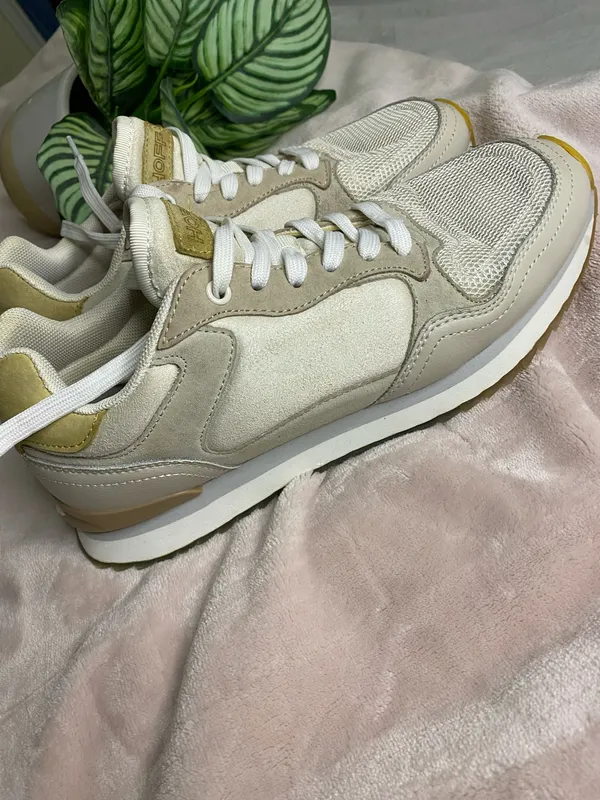 Womens Hoof Sneakers Shoes Size 8 - Image 3