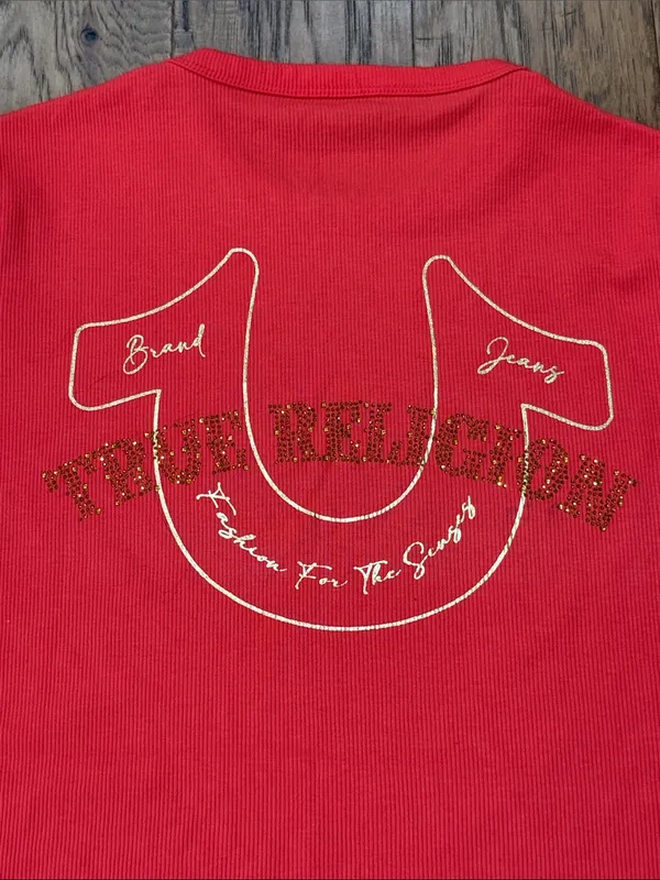 True Religion NWOT Red Ribbed Crystal Design Tshirt size Medium - Image 3