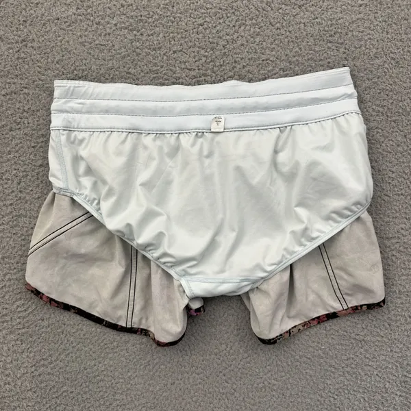Lululemon Tracker Shorts Low Rise 4" Stencil Blossom Athletic Gym Women's 12 - Image 4