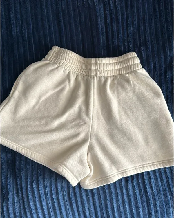 White fox lounge shorts - Image 3