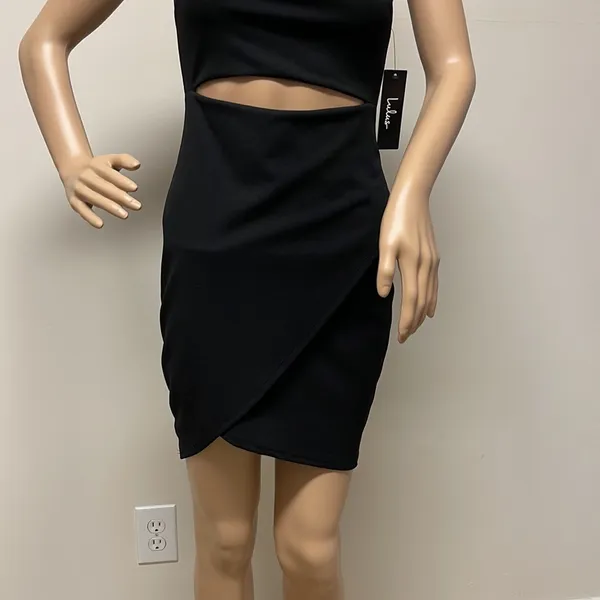 NWT Lulu’s Little Black Dress with peek a boo front opening - Image 6