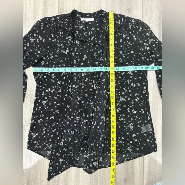 DR2 Black Floral Blouse Size M Size M - Image 3