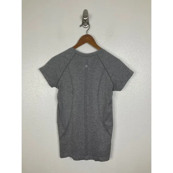 Lululemon Swiftly Tech Short Sleeve 2.0 Grey Heathered Running Shirt Size 8 - Image 2