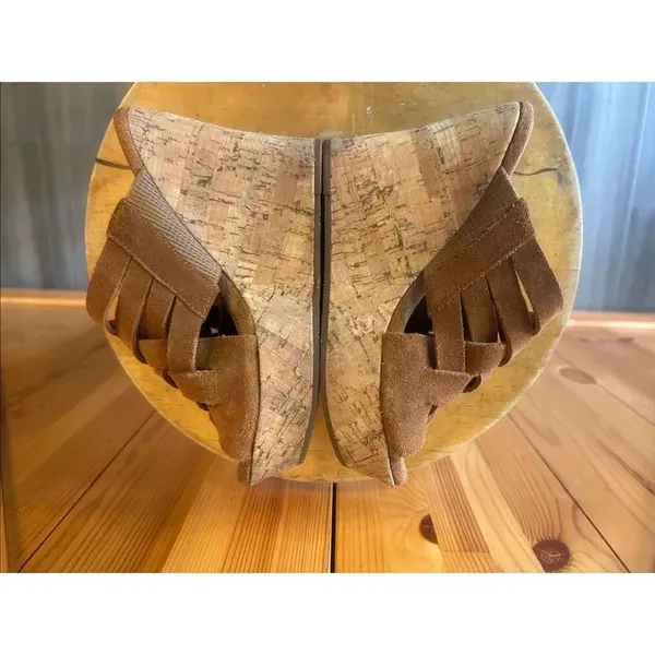 UGG Marta chestnut cork, slip on wedges, size 6 soft suede with woven straps - Image 7