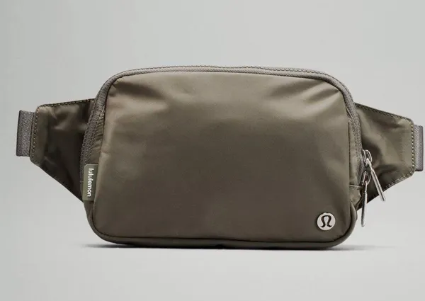 Lululemon Everywhere Belt Bag Grey Sage - Image 3
