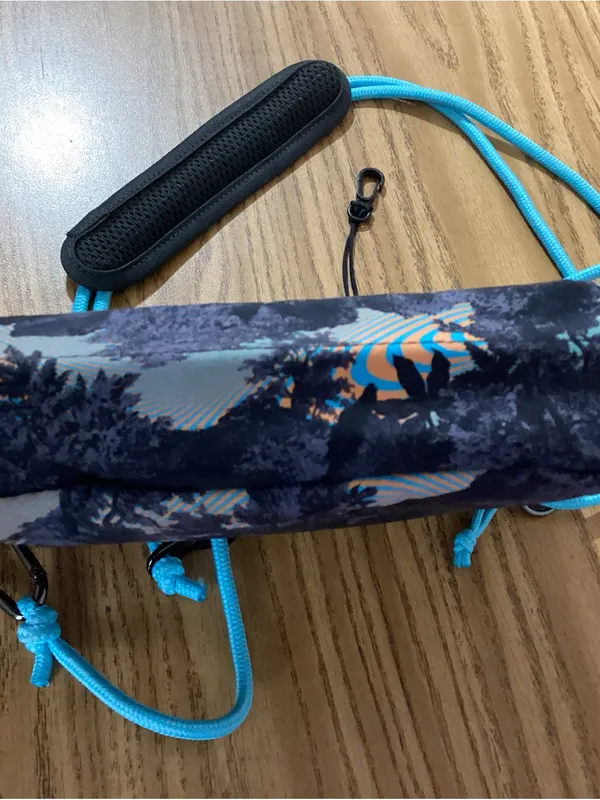Lululemon Patch Logo Crossbody - Image 13