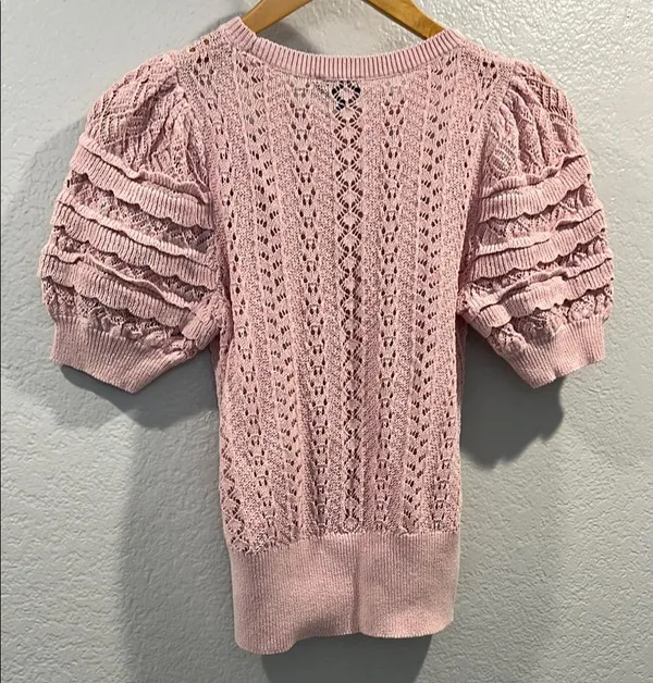 Express Pink Puff Sleeve Blouse with Ruffled Ribbed Design - Image 2