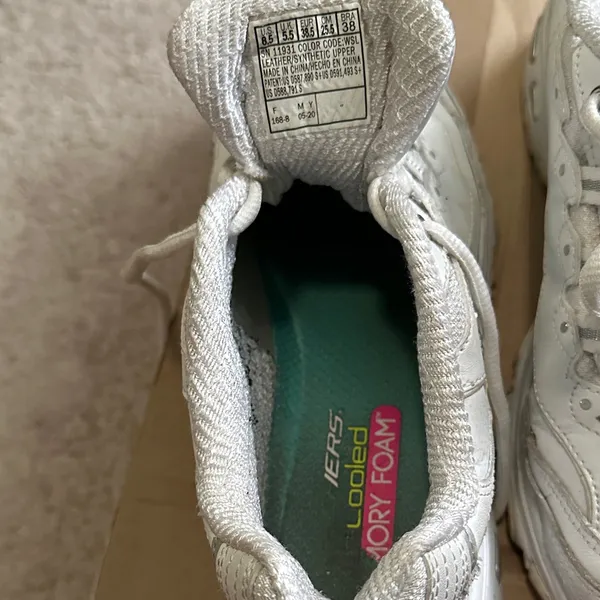 Skechers White Athletic Shoes - Image 6