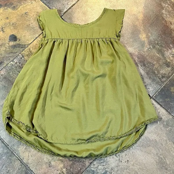 Ann Taylor LOFT Army Green Babydoll Pleated Blouse Medium - Image 3