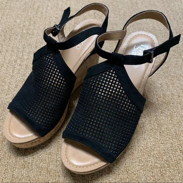 Franco Sarto Clinton 2 Black Wedges - Image 3