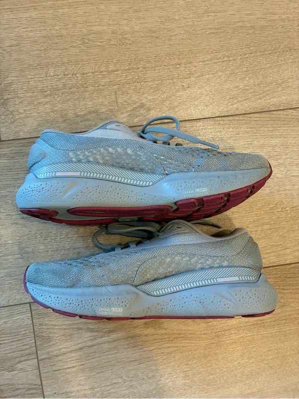 Brooks Women’s Adrenaline GTS 24 Running Shoe Alloy White Zephyr Size 7 - Image 3