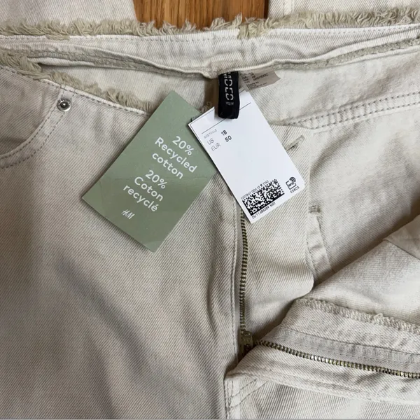 H&M Divided Wide Leg Jeans – Cream/Beige Frayed Trim – Size 18/US 50 - Image 4
