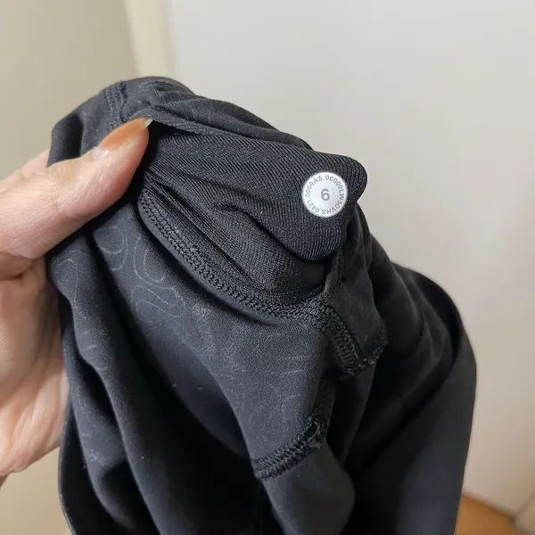 RARE! Lululemon Align High-Rise Pant Yogo Emboss Black logo Print US 6 Leggings - Image 6